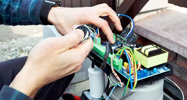 Automatic Driveway Gate Repair in Oakland Park, FL