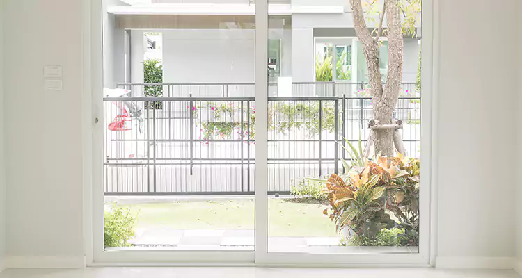 Balcony Screen Door Repair in Oakland Park, FL