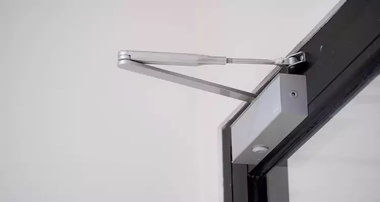 Screen Door Closer Repair in Oakland Park, FL