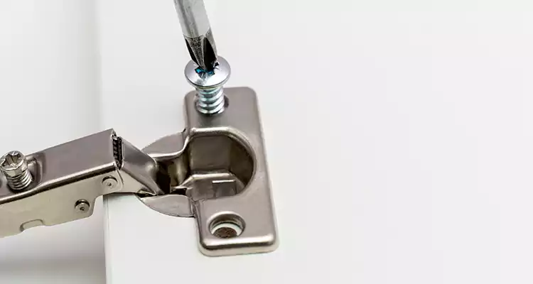 Screen Door Hinge Repair in Oakland Park, FL