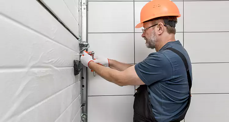 Emergency Garage Door Repair in Oakland Park, FL