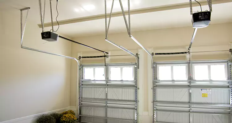 Residential Emergency Garage Door Repair in Oakland Park, FL