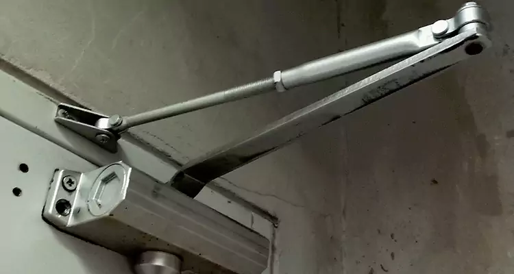 Door Closer Parallel Arm Installation in Oakland Park, FL