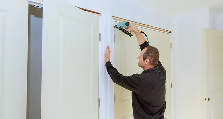 Top Rated Door Fixing ServiceFixing Garage Door Track in Oakland Park, FL