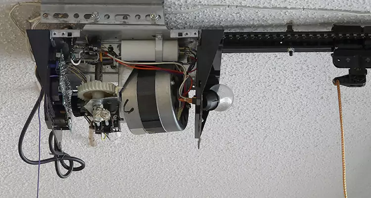 Garage Door Motor Replacement in Oakland Park, FL