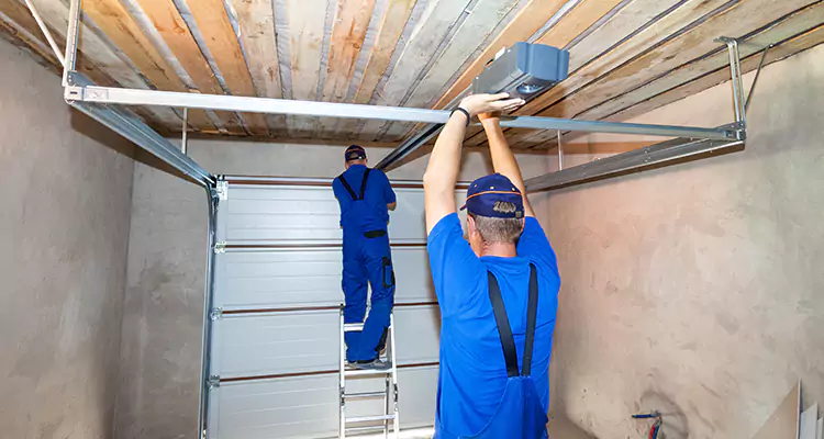 Garage Door Opener Technician in Oakland Park, FL