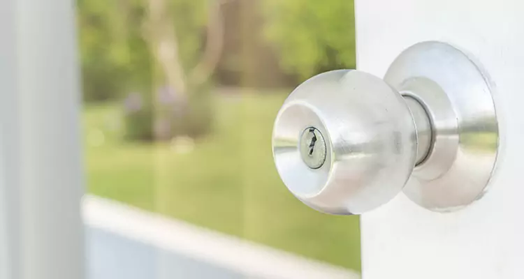 Patio Door Mechanism Jammed in Oakland Park, FL