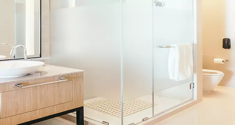 Expert Shower Door Fix and Repair in Oakland Park, FL