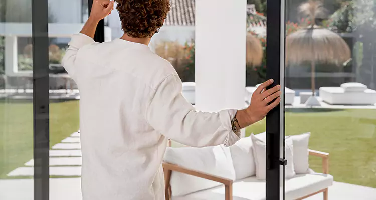 Sliding Screen Door Maintenance for Closing Issues in Oakland Park, FL