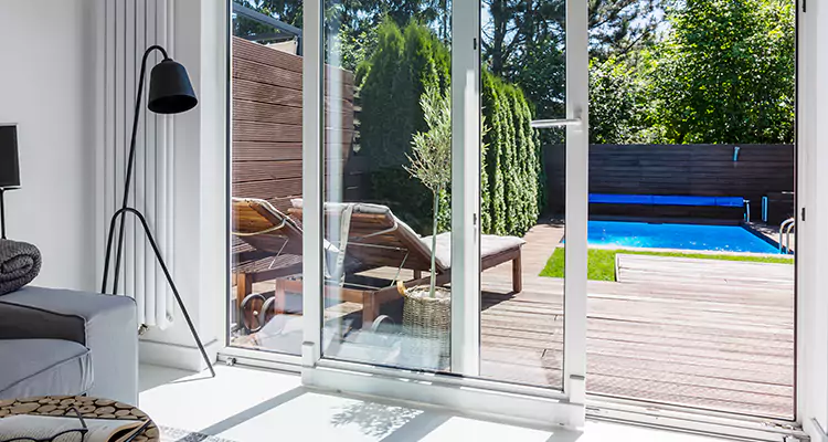 Fixing A Sliding Screen Door Roller in Oakland Park, FL