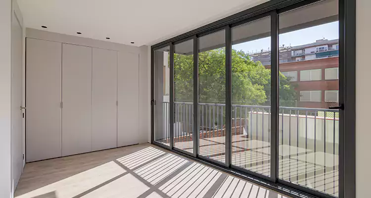 Fix Sliding Screen Door Track in Oakland Park, FL